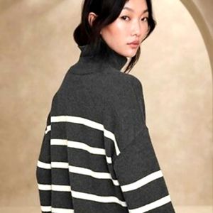 BANANA REPUBLIC Turtleneck Sweater